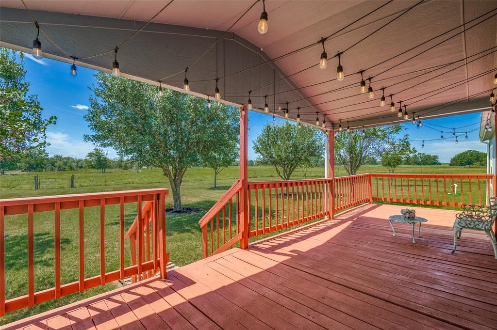 9121 NE County Road 2170