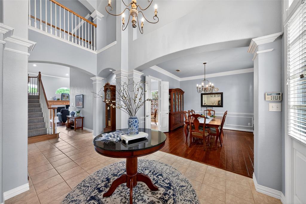 2704 Lakesedge Drive