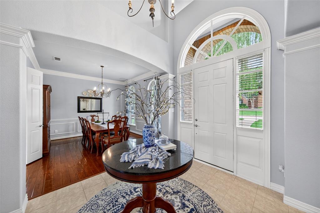 2704 Lakesedge Drive
