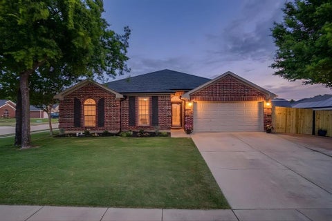 Photo of 620 Marybeth Drive, Burleson, TX 76028 (MLS # 21297439)