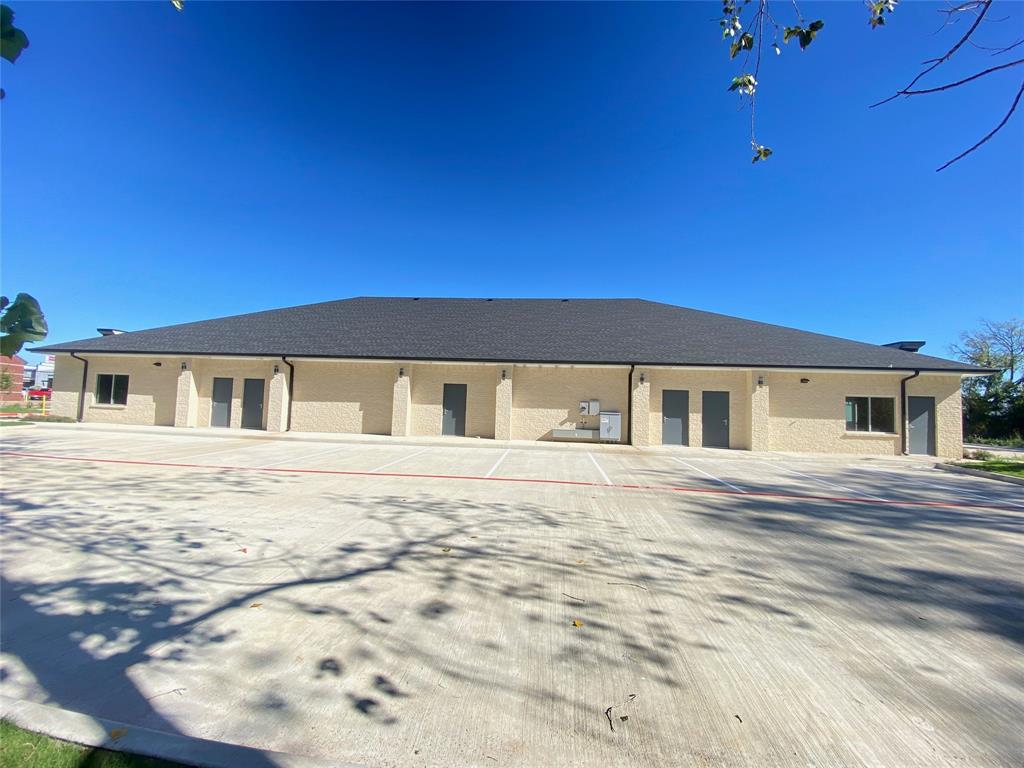 199 N US-175 120