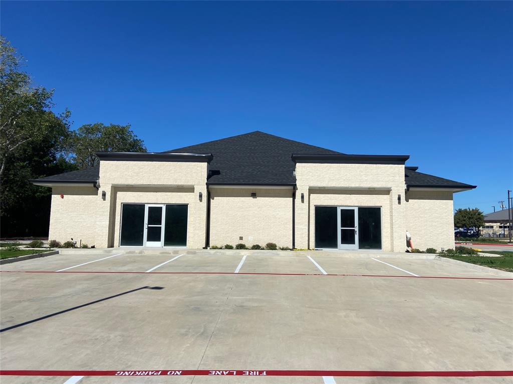 199 N US-175 120
