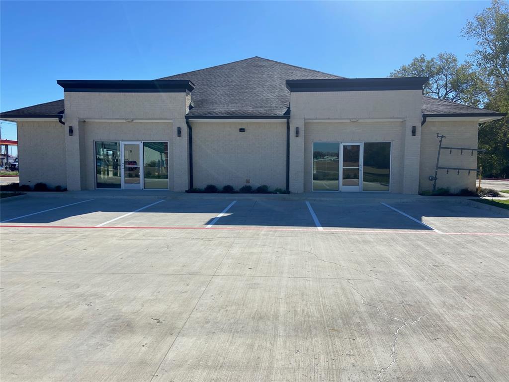 199 N US-175 120
