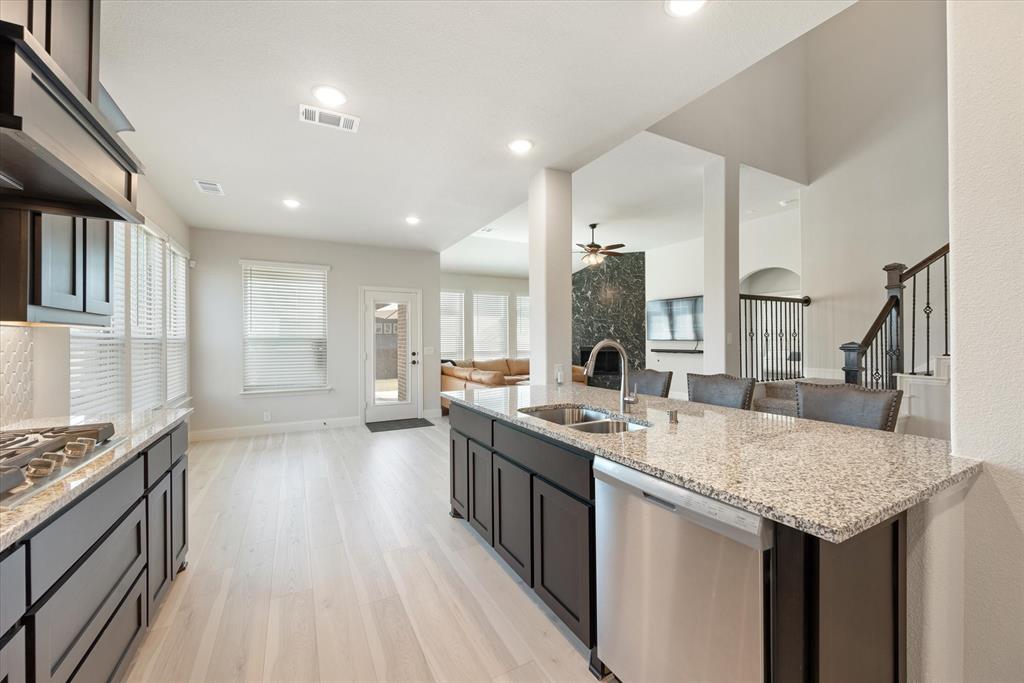 Midlothian, Texas 76065, United States, 4 Bedrooms Bedrooms, ,4 BathroomsBathrooms,Residential,Pending,39871