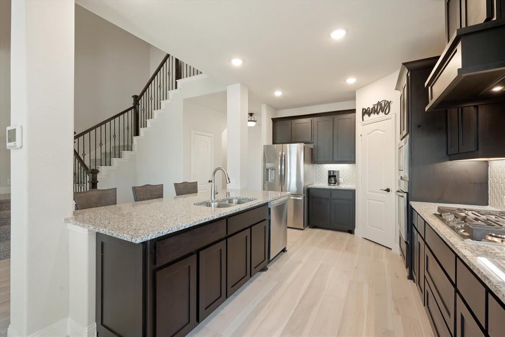 Midlothian, Texas 76065, United States, 4 Bedrooms Bedrooms, ,4 BathroomsBathrooms,Residential,Pending,39871