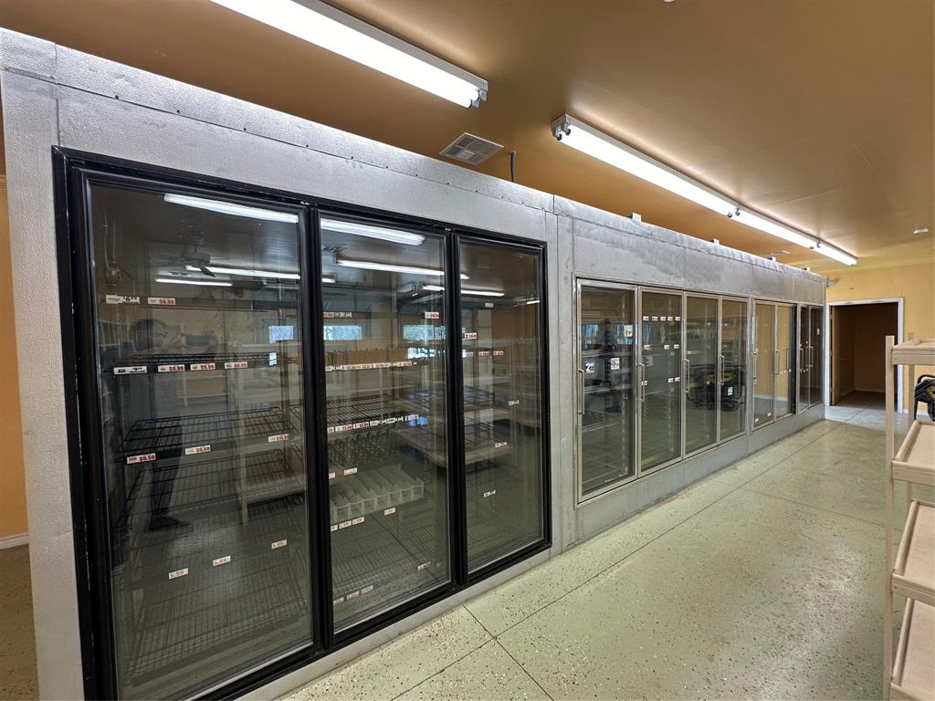 PERRY, DANIEL SURVEY Abstract 1242 Tract 1A & 1G - Commercial Lease