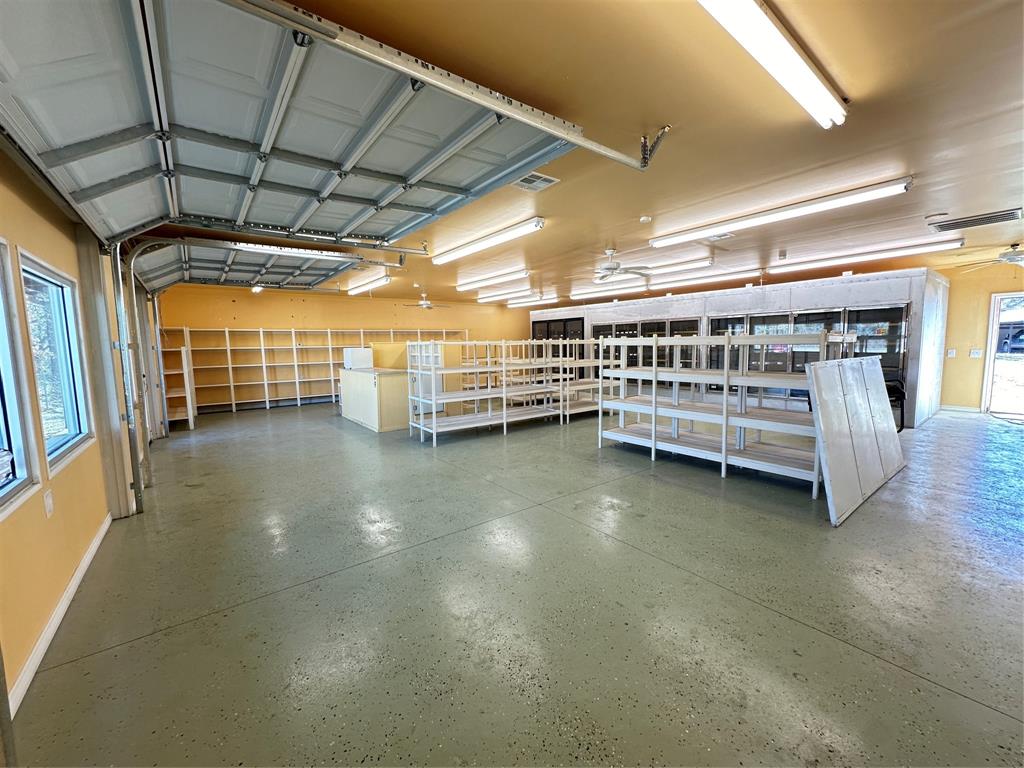 PERRY, DANIEL SURVEY Abstract 1242 Tract 1A & 1G - Commercial Lease