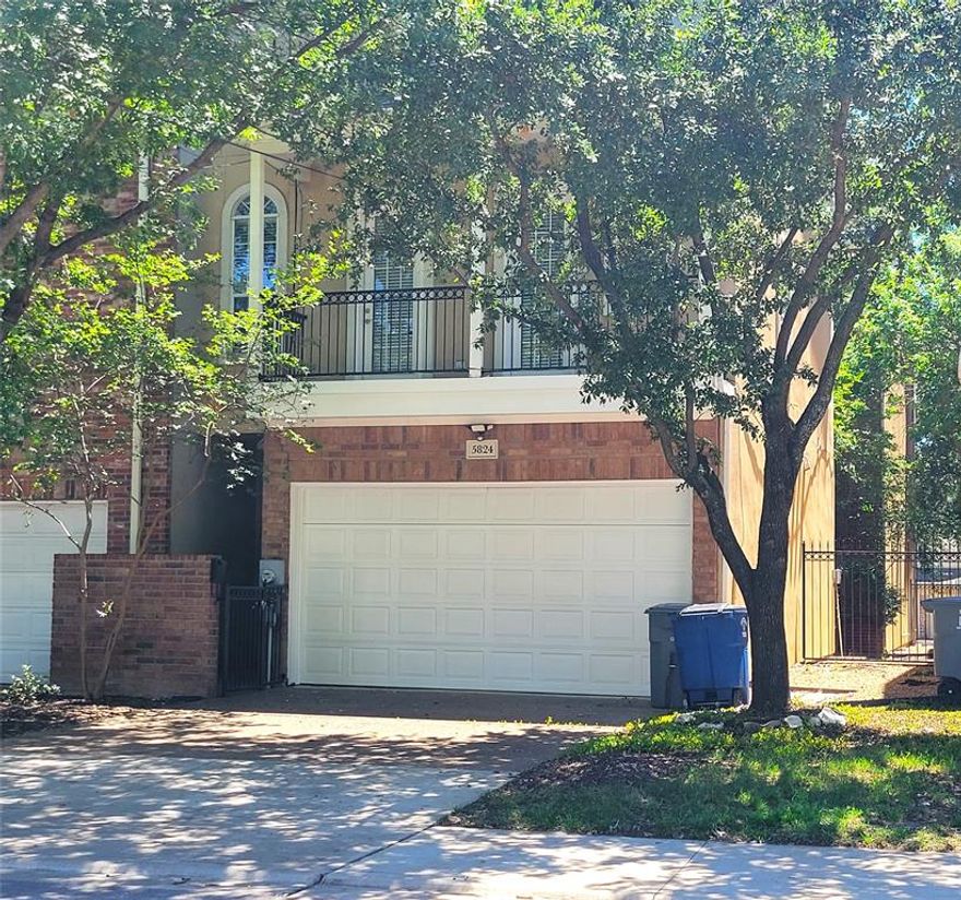 BEAUTIFUL, WELL MAINTAINED 3 STORY TOWNHOME WITH 2 BEDROOMS AND 3 FULL BATHS. 2ND STORY STUDY COULD BE UTILIZED AS A 3RD BEDROOM . ALL BEDROOMS HAVE THEIR OWN FULL BATH AND SEPARATED FROM EACH OTHER.  2 ACCESS POINTS TO THE SECOND STORY BALCONY. 2 CAR ATTACHED GARAGE, INCLUDES ALL APPLIANCES PLUS WASHER , DRYER AND REFRIGERATOR. SOARING CEILINGS PROVIDE TONS OF NATURAL LIGHT. LANDSCAPED BACK WALKWAY AND WELL KEPT GROUNDS. LOCATED IN TRENDY NEIGHBORHOOD, MINUTES FROM DOWNTOWN, LOWER GREENVILLE AVENUE.