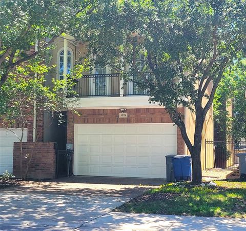 Photo of 5824 La Vista Drive, Dallas, TX 75206 (MLS # 21258612)