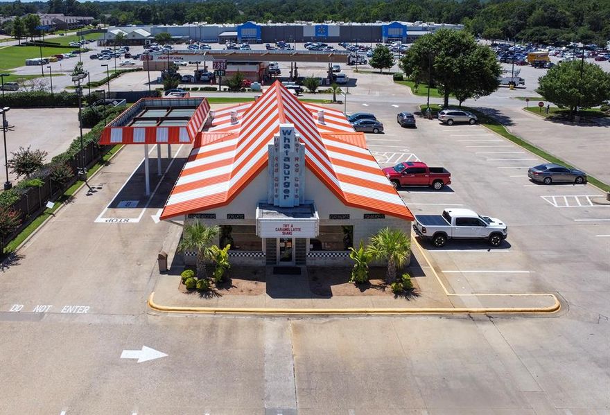 2nd Generation QSR Restaurant for Sale. 

Former Whataburger building For Sale in South Tyler. This prime location is a Wal-Mart outparcel and offers unparalleled visibility and is strategically positioned along S. Broadway Avenue - Tyler's busiest retail corridor. Available now.  

Traffic Count: 42,704 (2024). 

Anchored by Target and Walmart Supercenter - Target recently completed a multi-million dollar remodel to this unit. 
45 parking spots with a double drive-thru lane and a bailout lane.  
High growth area, Tyler MSA population 245,000. 
Approx. 1.5 miles north of The Village at Cumberland Park, a 90-acre outdoor regional mega-center with dining, retail, hotels, and lifestyle stores.  
Property is also available For Lease.