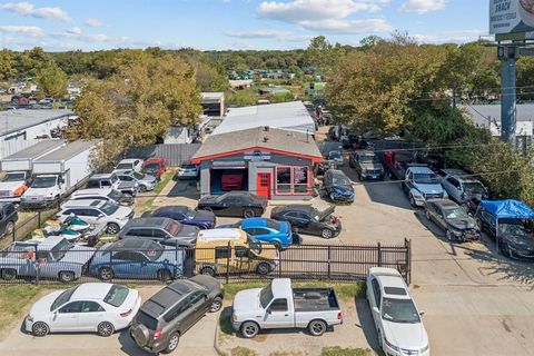 Photo of 10509 C F Hawn Freeway, Dallas, TX 75217 (MLS # 21120875)