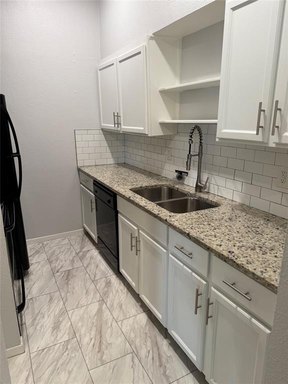 2627 Douglas Avenue 211