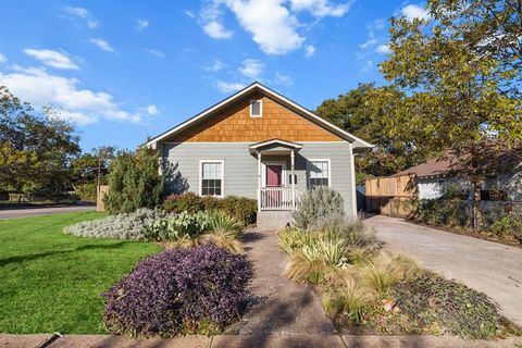 Photo of 425 S Brighton Avenue, Dallas, TX 75208 (MLS # 21095802) Photo of 425 S Brighton Avenue, Dallas, TX 75208 (MLS # 21095802)