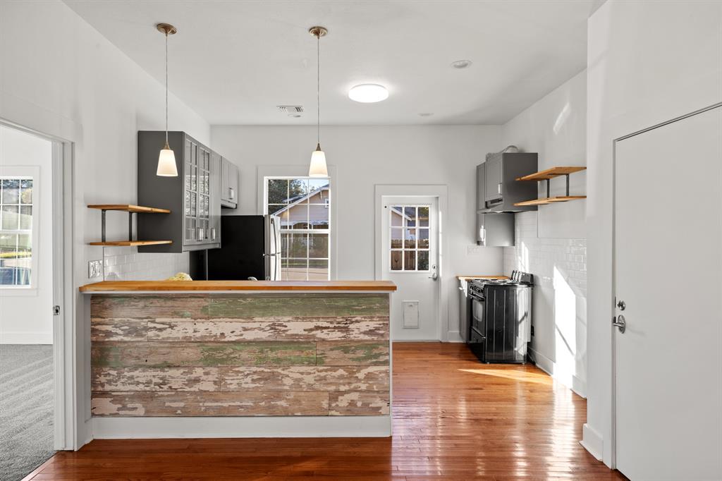 SUNSET HILL - Residential