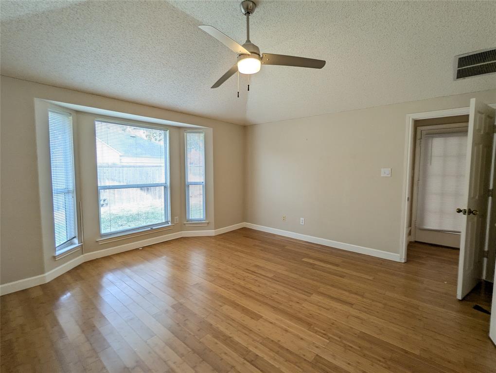 Lloyd Tr 10 - Residential Lease