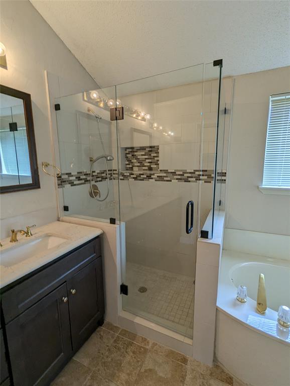 Lloyd Tr 10 - Residential Lease