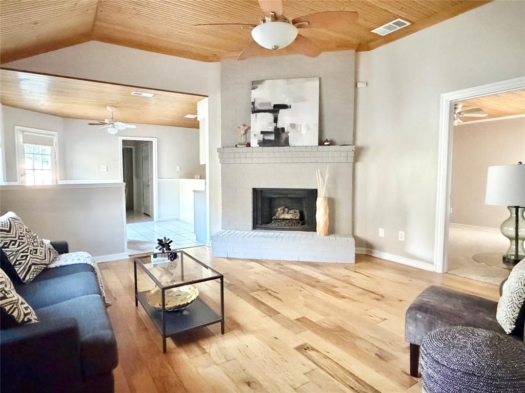 211 E Stone Circle