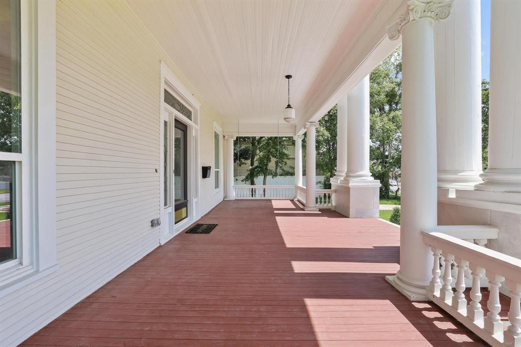 511 Travis Street