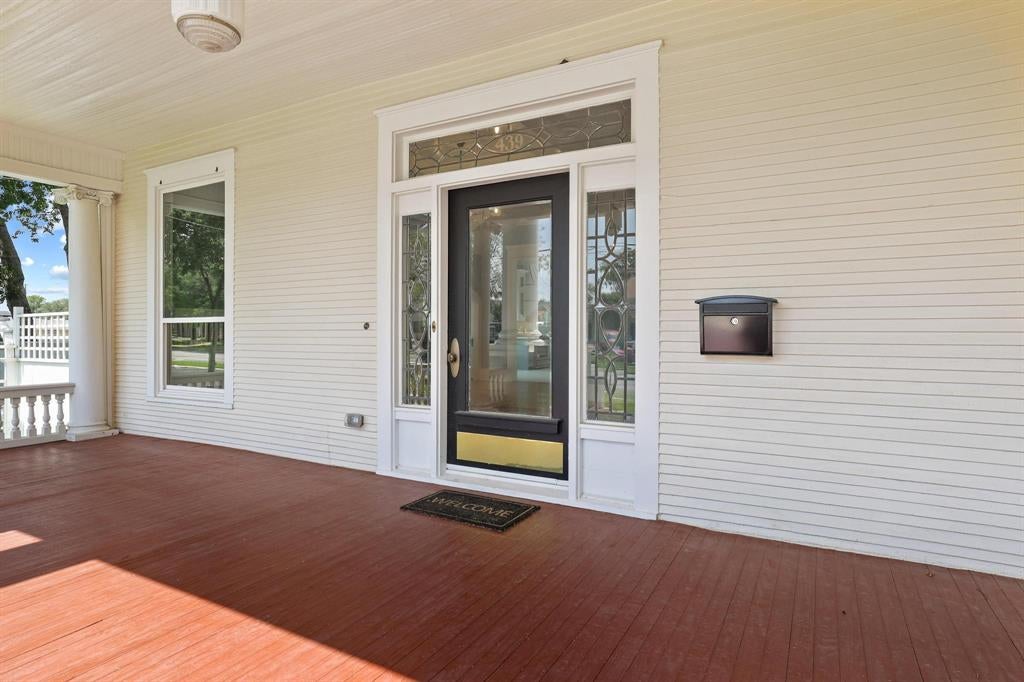 511 Travis Street