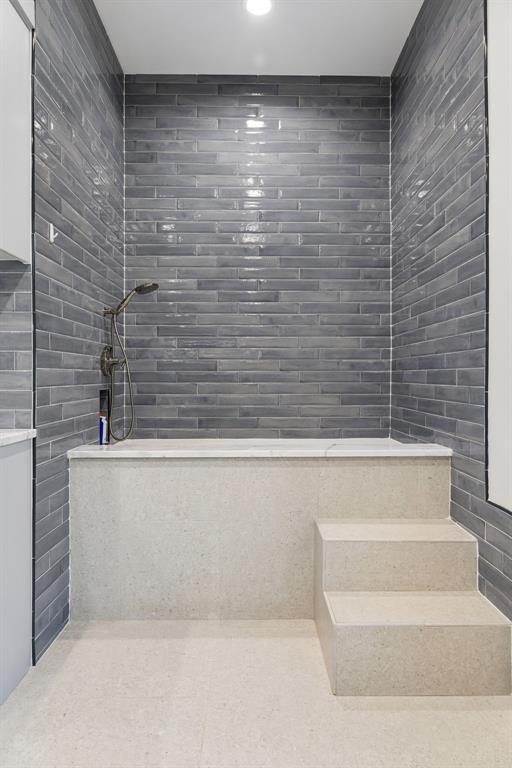 H White - Residential