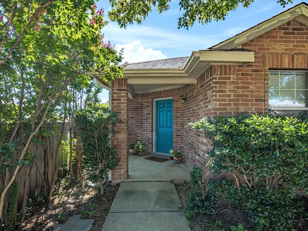 505 Creekbend Street