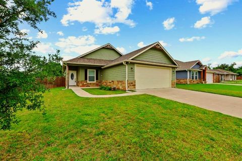 Photo of 1512 Kennedy Street, Bonham, TX 75418 (MLS # 21240426)