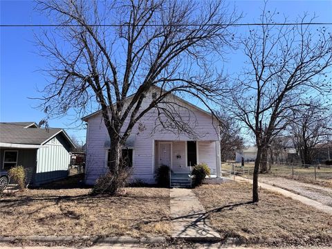 2204 Avenue C Brownwood TX 76801