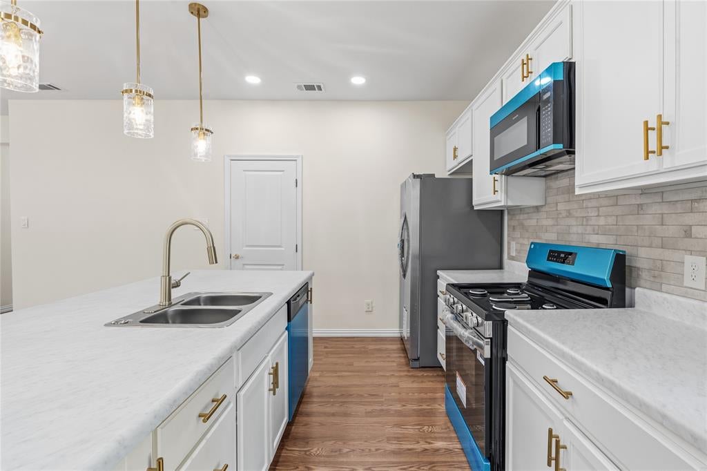 4115 Vineyard Drive