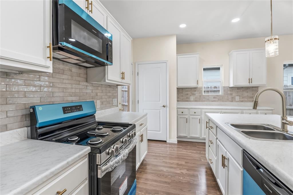 4115 Vineyard Drive