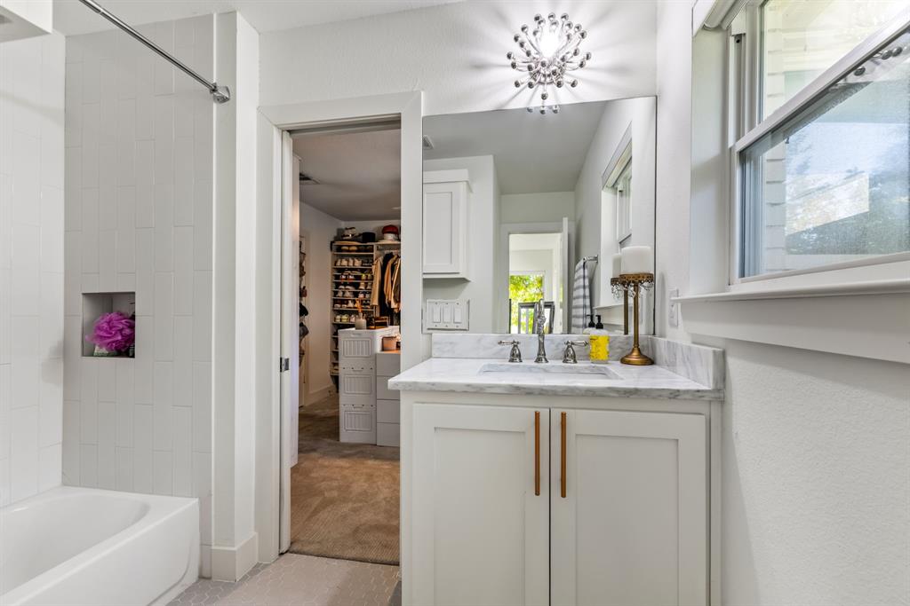 LAKEVIEW HEIGHTS - Residential