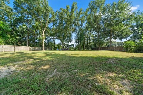 A home in Lindale