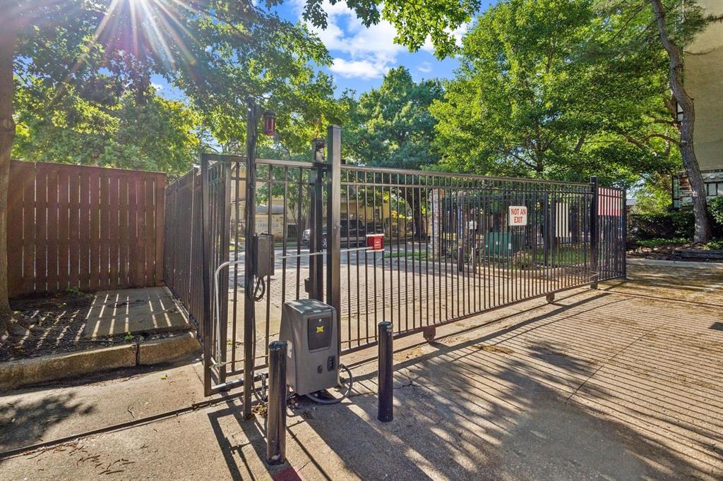 Lovers Lane Condos Ph 01-04 - Residential Lease