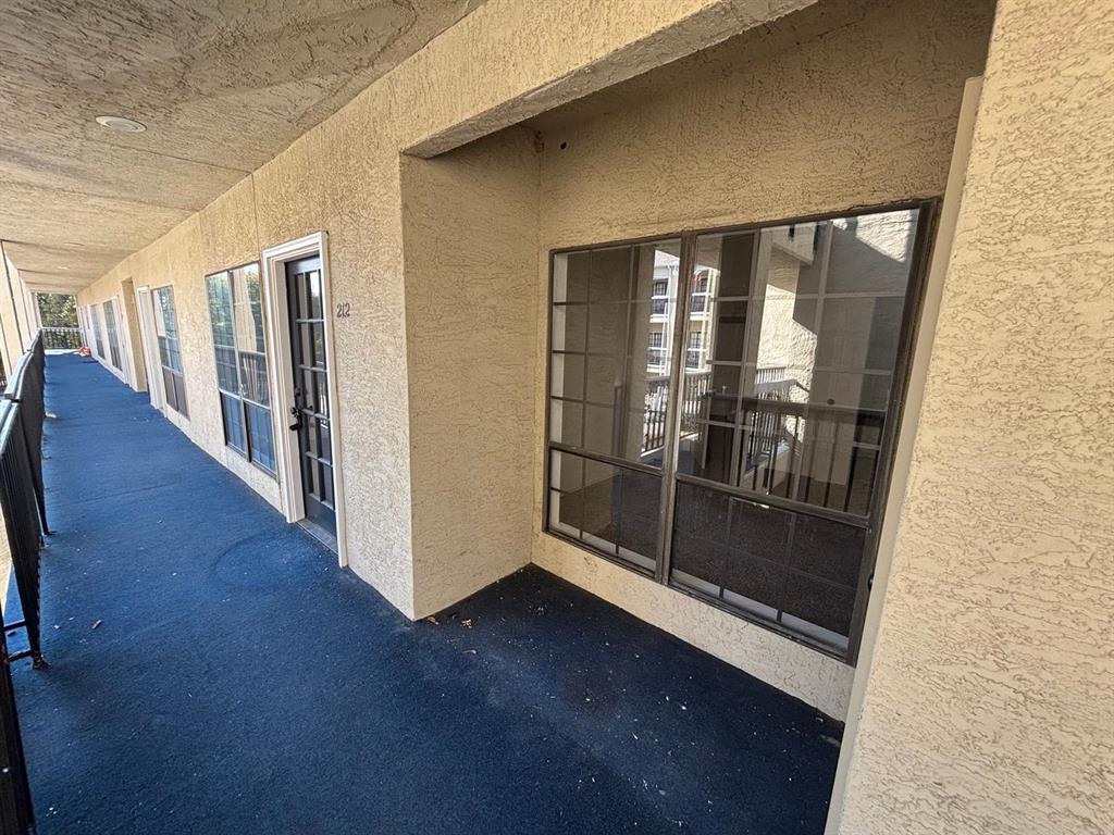 Lovers Lane Condos Ph 01-04 - Residential Lease