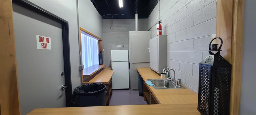 BLK 5802 TR 20.2 ACS 0.0237 CAL C - Commercial Sale