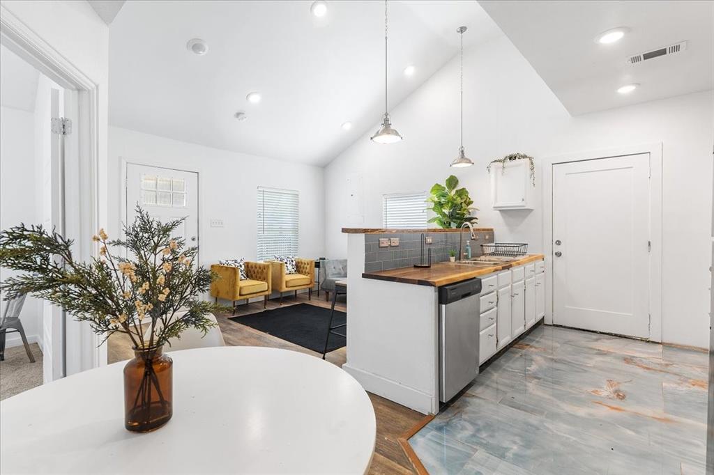 F J Tholl S - Residential