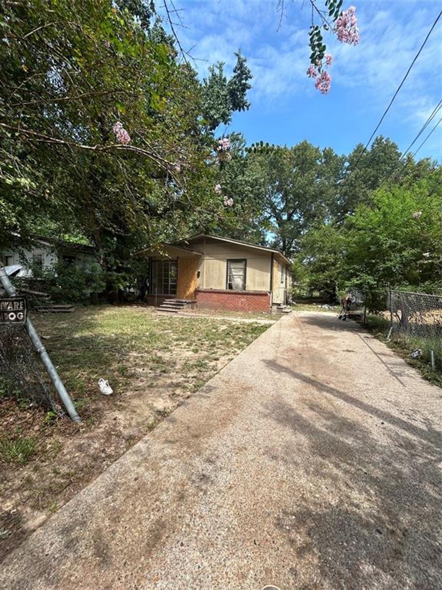 Great opportunity for investment or income property. Package Deal Opportunity: MLS#: 21094188, 21094169, 21094150, 21094138, 21094125, 21094111