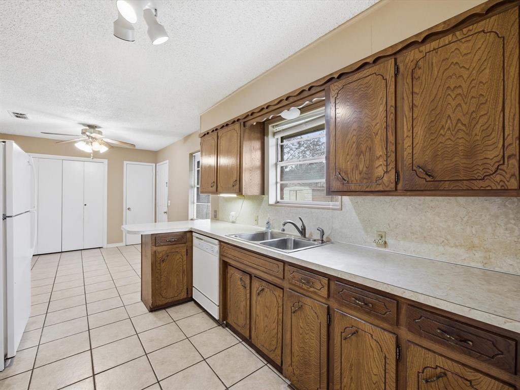 Briarcrest Drive Rm 601 Bryan - Residential