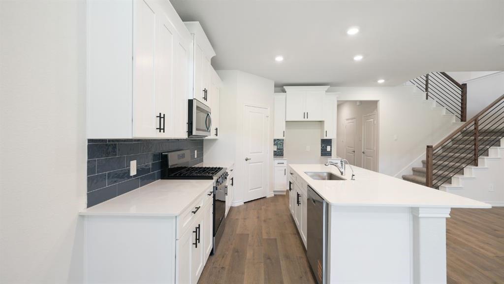 9212 Gossamer St.