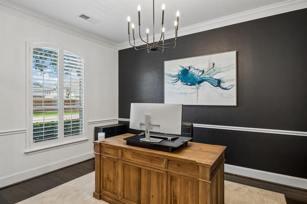 2403 Laguna Lane