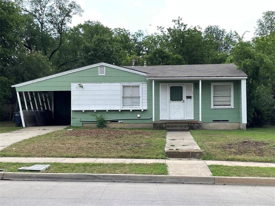 This 2 bedroom, 1 bath home is offered for cash in As-Is condition. Needs work. Roof and structure appear to be good. The house has central heat and air, good original hardwood floors, a single attached carport that could be made into another room. Yard is fenced. Located in good area 2 miles, or 6 minutes, South of TCU campus. The listing broker is one of the owners. He and one of the other owners are licensed real estate brokers in the State of Texas.