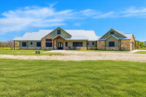 Photo of 5921 Hawkeye Road, Krum, TX 76249 (MLS # 21386288)
