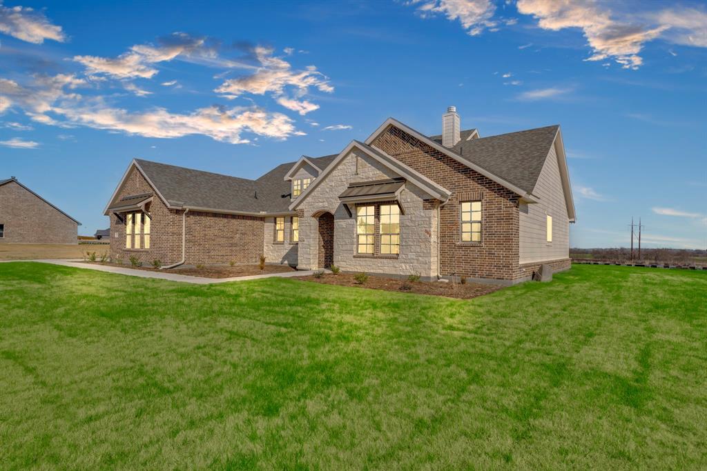 150 Roosevelt Lane