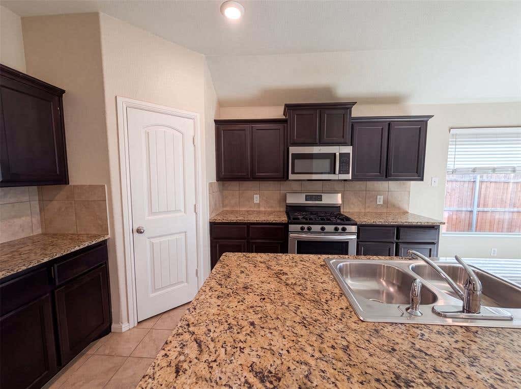 Photo of 6337 Pontoon Street, Fort Worth, TX 76179 (MLS # 21342519)