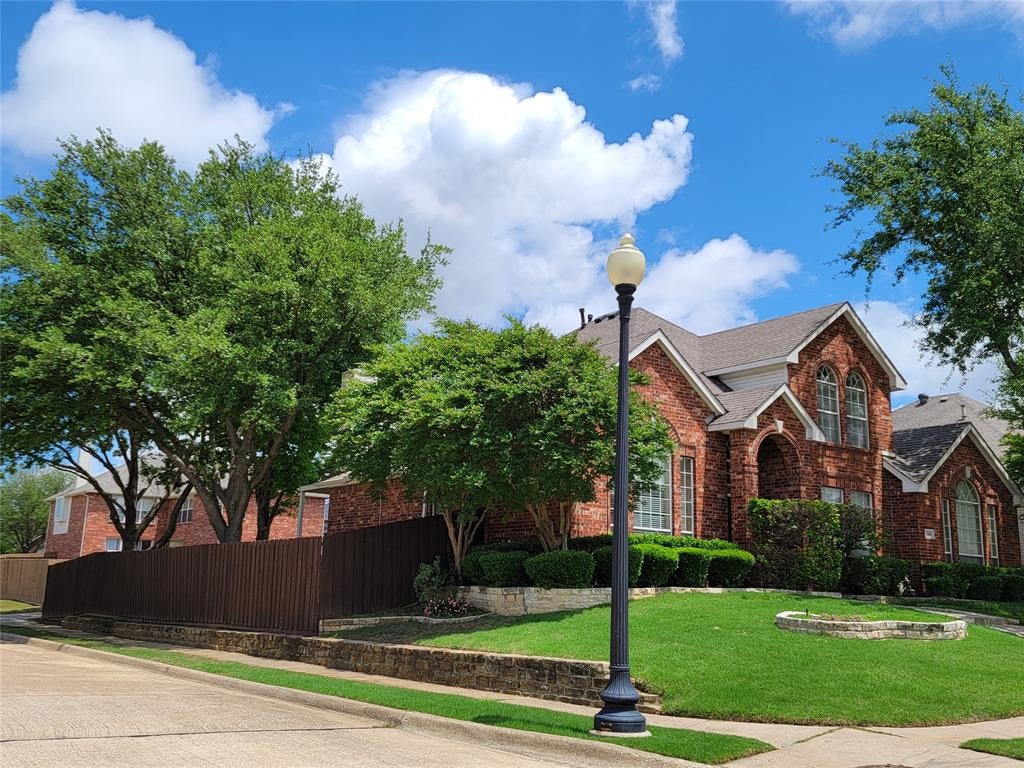 1464 Summerhill Drive