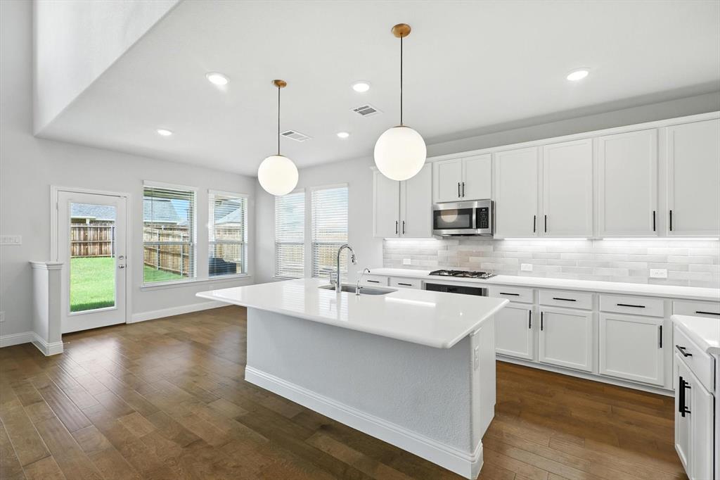 3804 Bluestem Boulevard