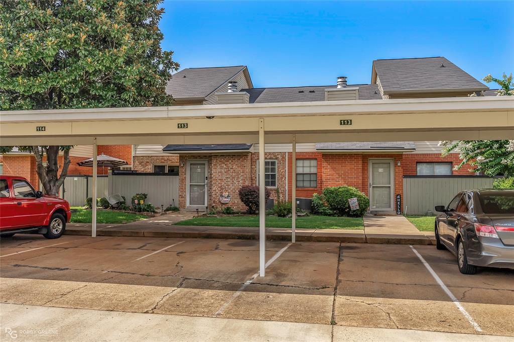 3636 Greenacres Place Drive 113