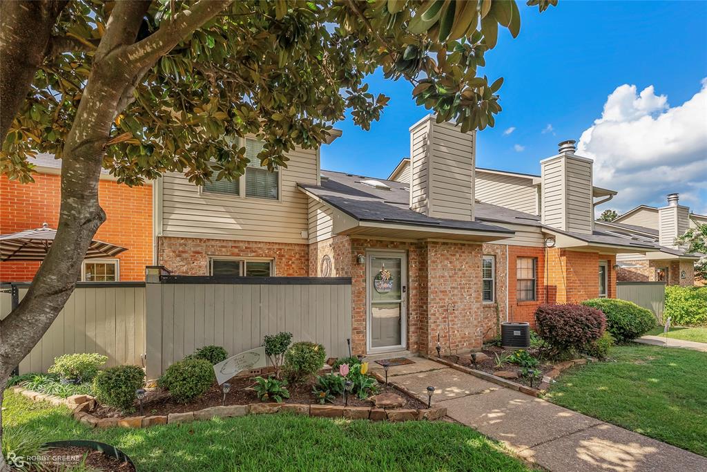 3636 Greenacres Place Drive 113