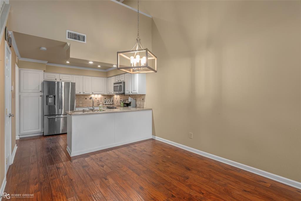 3636 Greenacres Place Drive 113