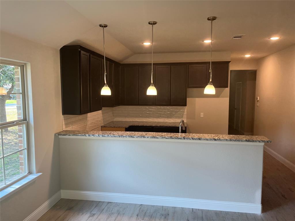 Kennedale, Texas 76060, United States, 6 Bedrooms Bedrooms, ,4 BathroomsBathrooms,Residential,Active,239775