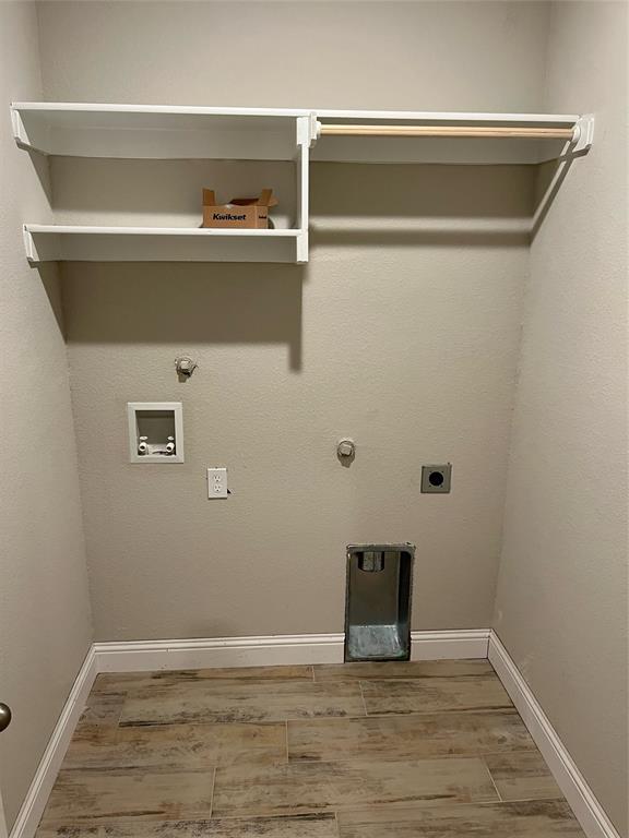 Kennedale, Texas 76060, United States, 6 Bedrooms Bedrooms, ,4 BathroomsBathrooms,Residential,Active,239775